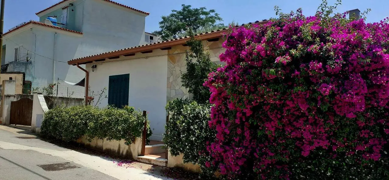 Casa vacanze Villa 8 Via V. Monti Loiri Porto San Paolo